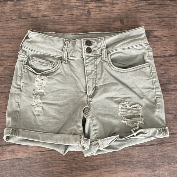 SO Green Midi shorts - Picture 2 of 6